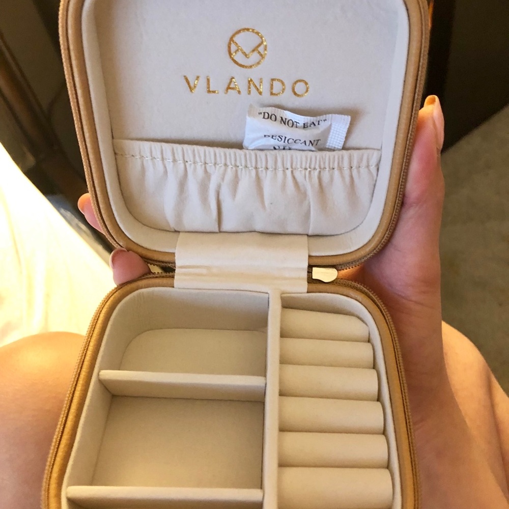 Jewelry box